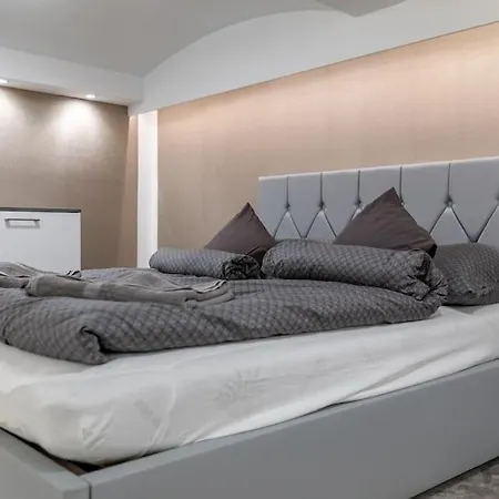 Apartament Larina *